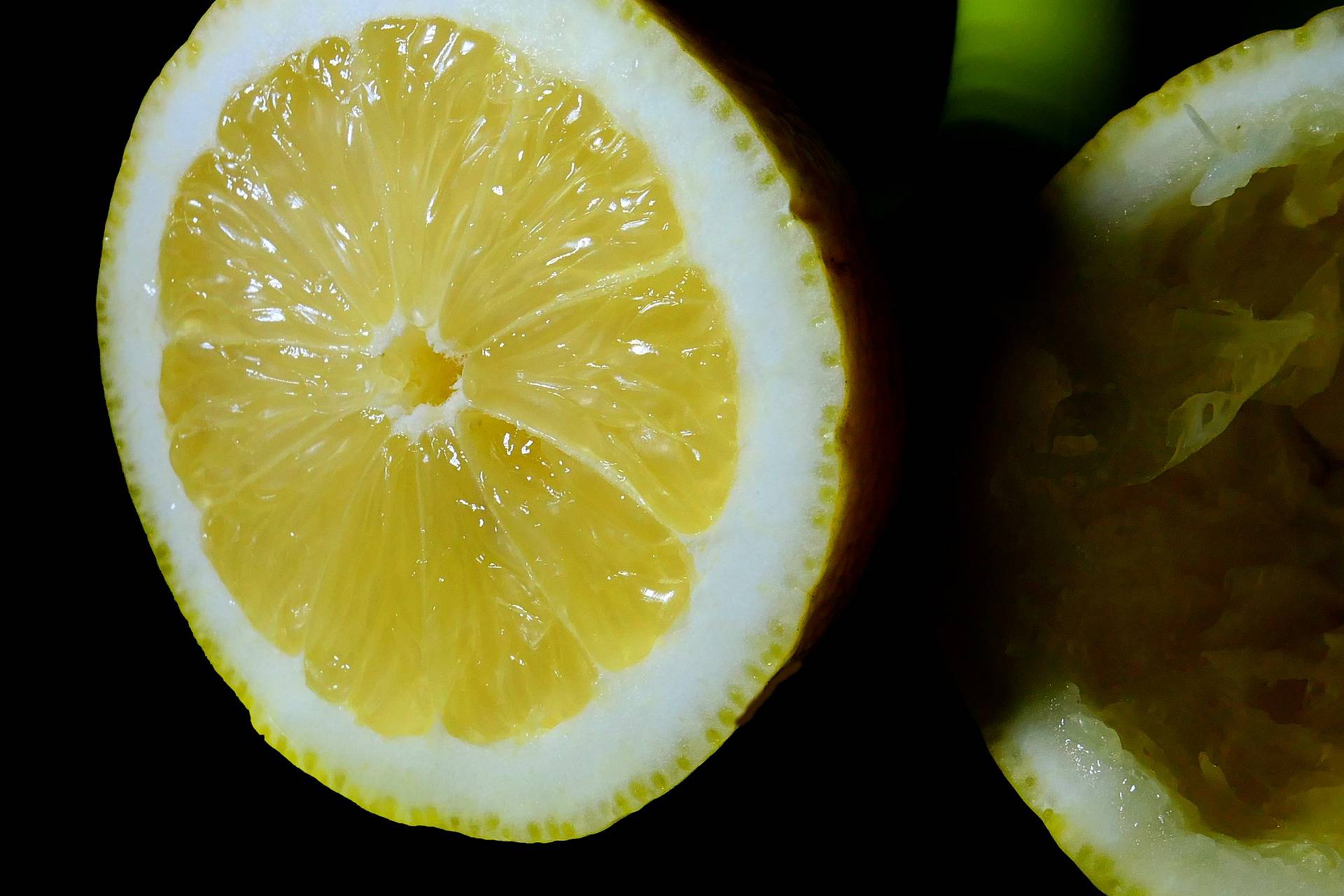 Как выжать лимон без ножа и соковыжималки за считанные секунды: простой ...